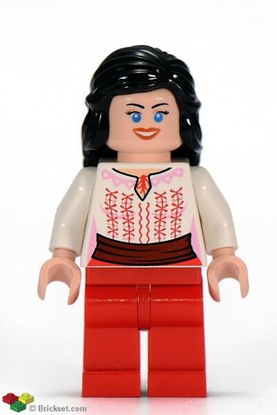 Marion Ravenwood - Red and White Cairo Outfit