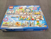 LEGO&reg; City Gro&szlig;e Donut-Shop-Er&ouml;ffnung (60233) - MISB - OVP, orginal